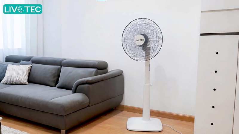 Đặt quạt trên bề mặt bằng phẳng để quạt hoạt động ổn định